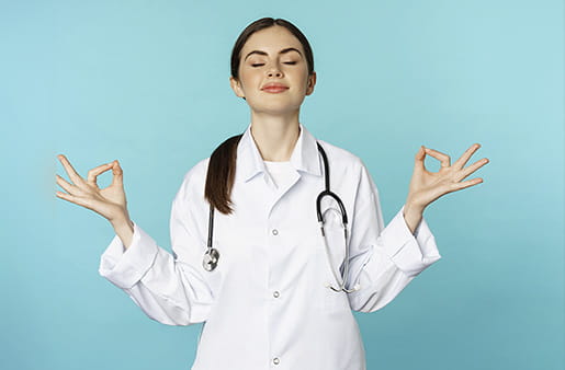 Cuida tu salud emocional para acompañar mejor a tu paciente con dolor crónico